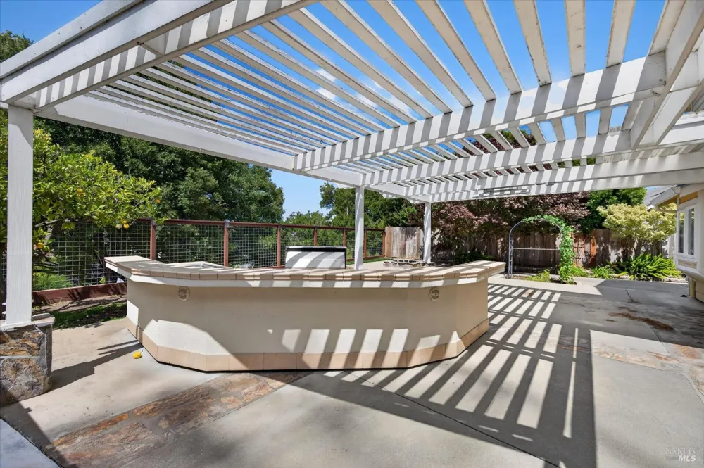136 Crownpointe Drive Vallejo, CA 94591