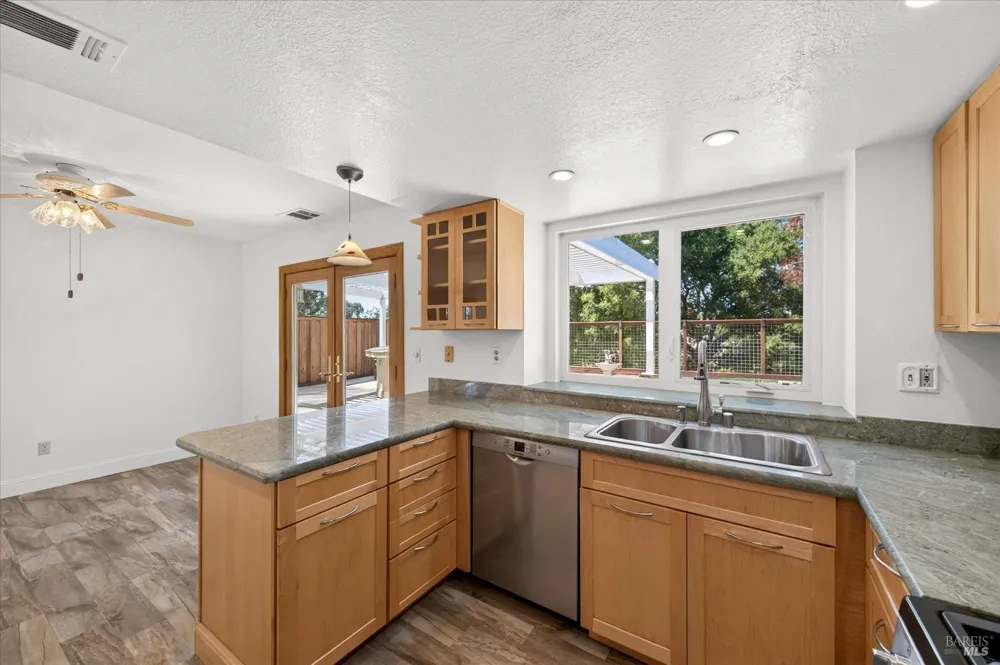 136 Crownpointe Drive Vallejo, CA 94591