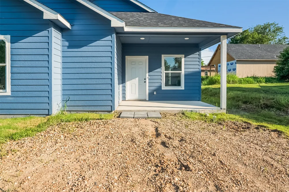 211 W Elm Street Whitewright, TX 75491