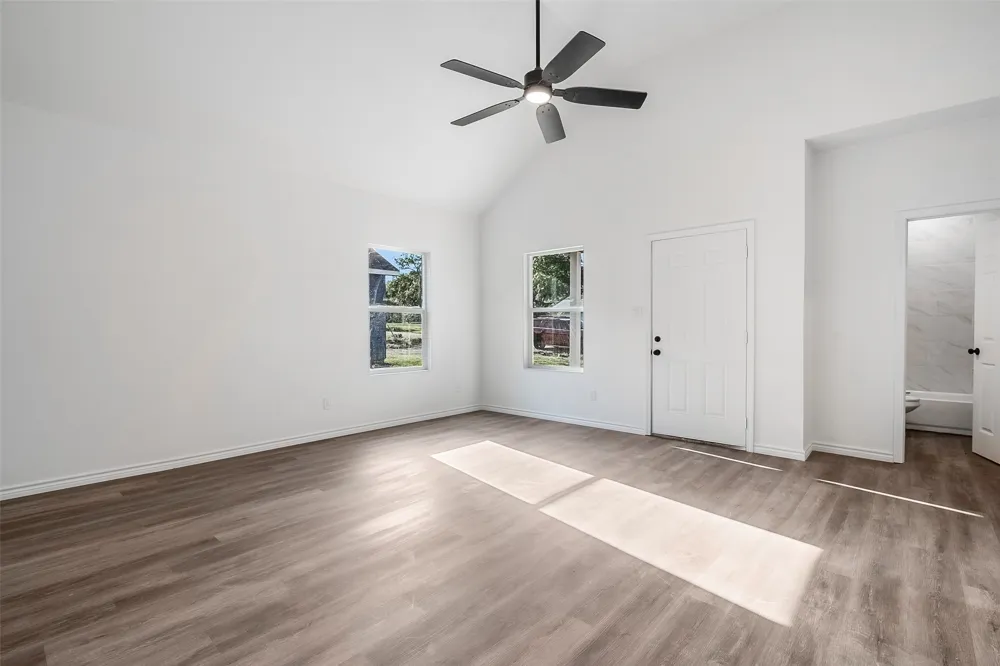 211 W Elm Street Whitewright, TX 75491