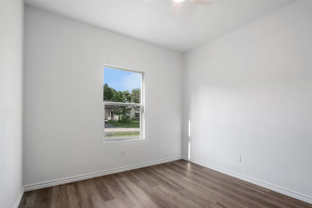 211 W Elm Street Whitewright, TX 75491
