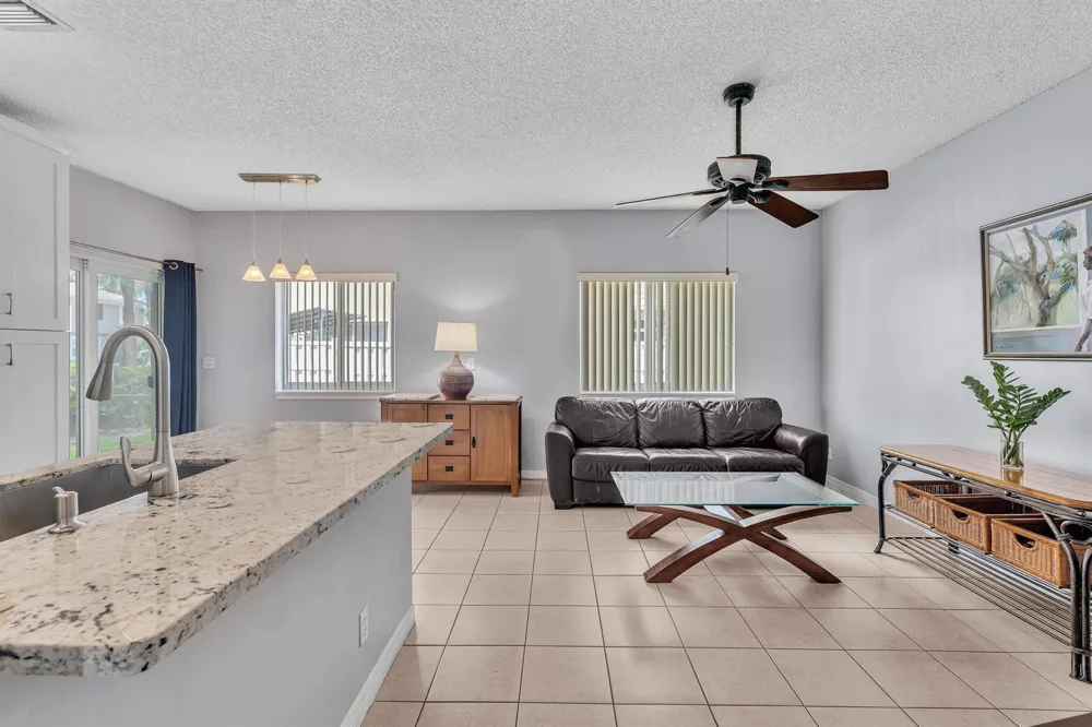 6001 Harbor Isle Way #494 Tamarac, FL 33321