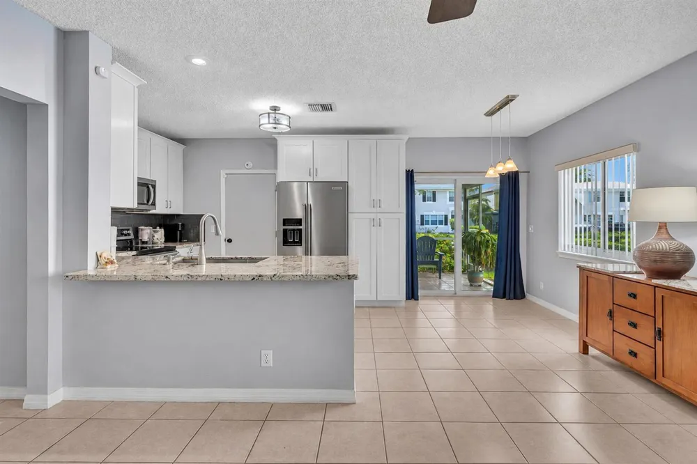6001 Harbor Isle Way #494 Tamarac, FL 33321