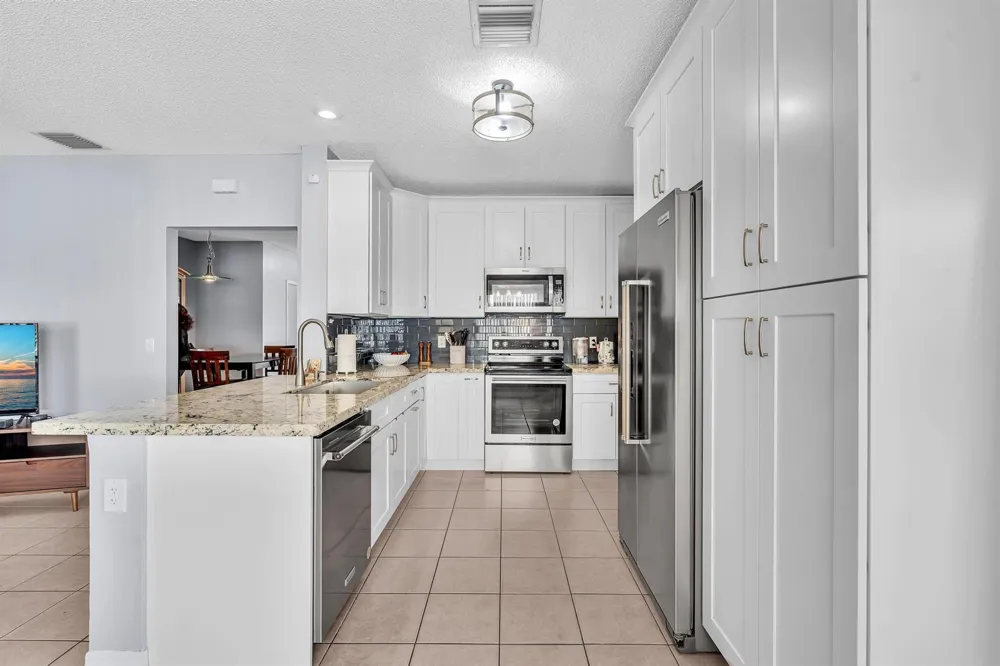 6001 Harbor Isle Way #494 Tamarac, FL 33321