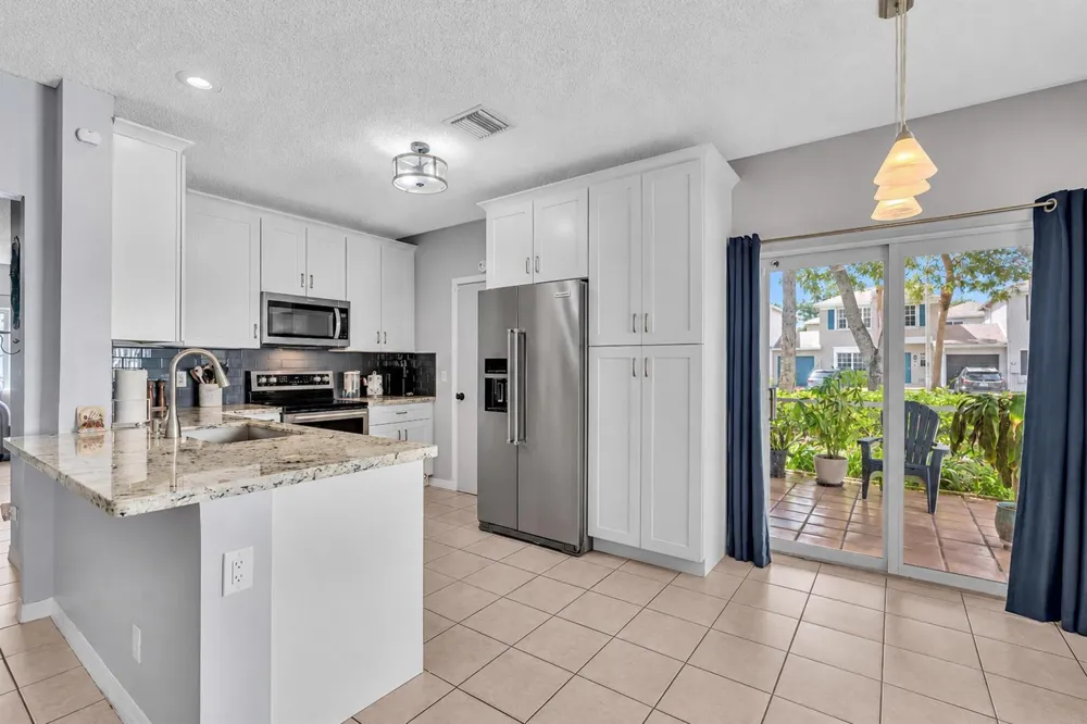 6001 Harbor Isle Way #494 Tamarac, FL 33321