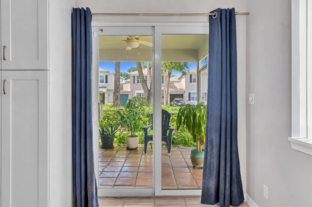 6001 Harbor Isle Way #494 Tamarac, FL 33321