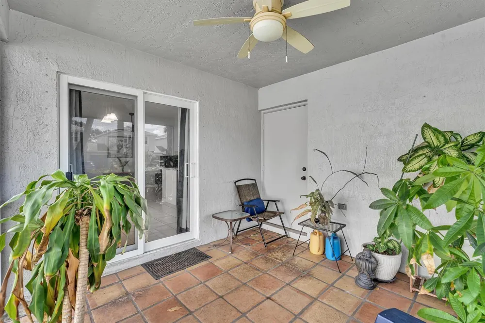 6001 Harbor Isle Way #494 Tamarac, FL 33321