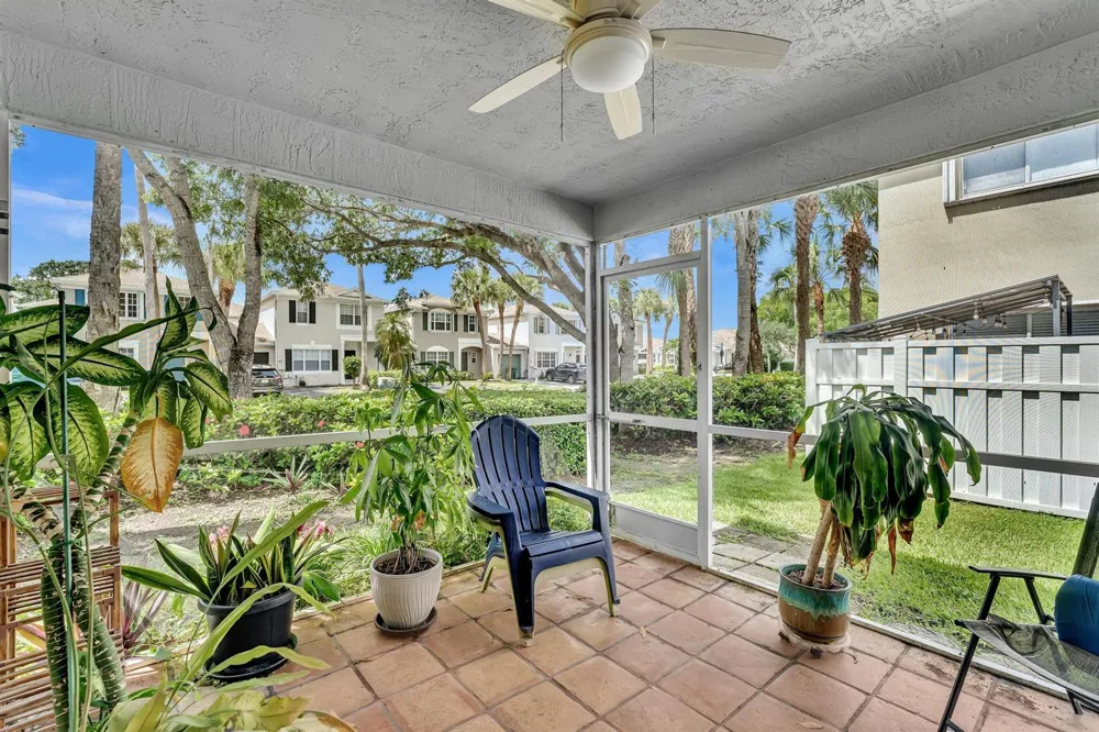 6001 Harbor Isle Way #494 Tamarac, FL 33321