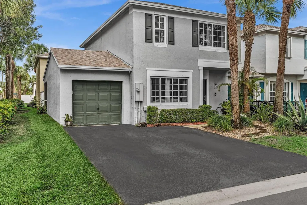 6001 Harbor Isle Way #494 Tamarac, FL 33321