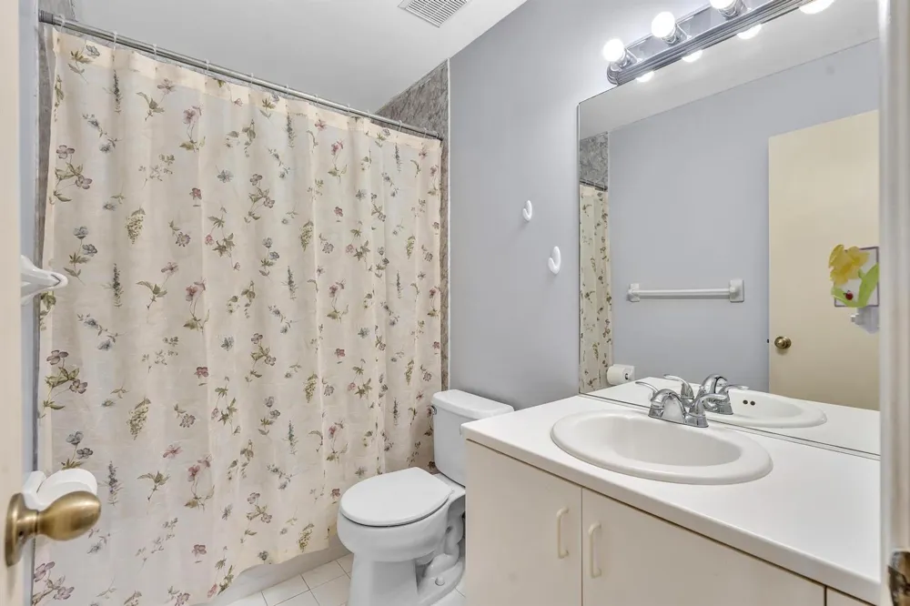 6001 Harbor Isle Way #494 Tamarac, FL 33321