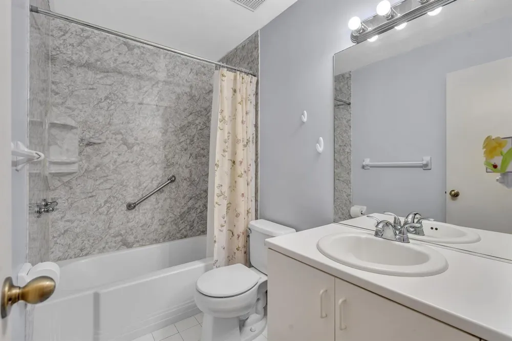 6001 Harbor Isle Way #494 Tamarac, FL 33321