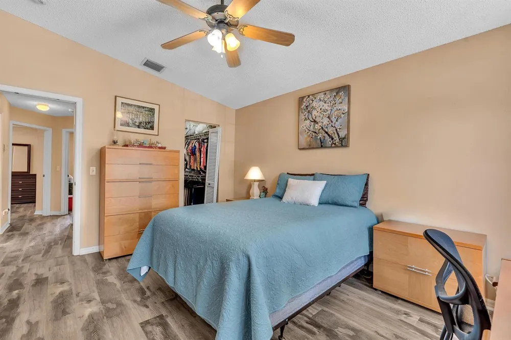 6001 Harbor Isle Way #494 Tamarac, FL 33321