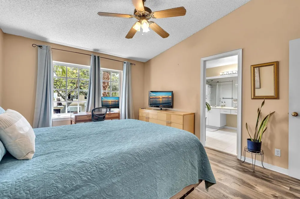 6001 Harbor Isle Way #494 Tamarac, FL 33321