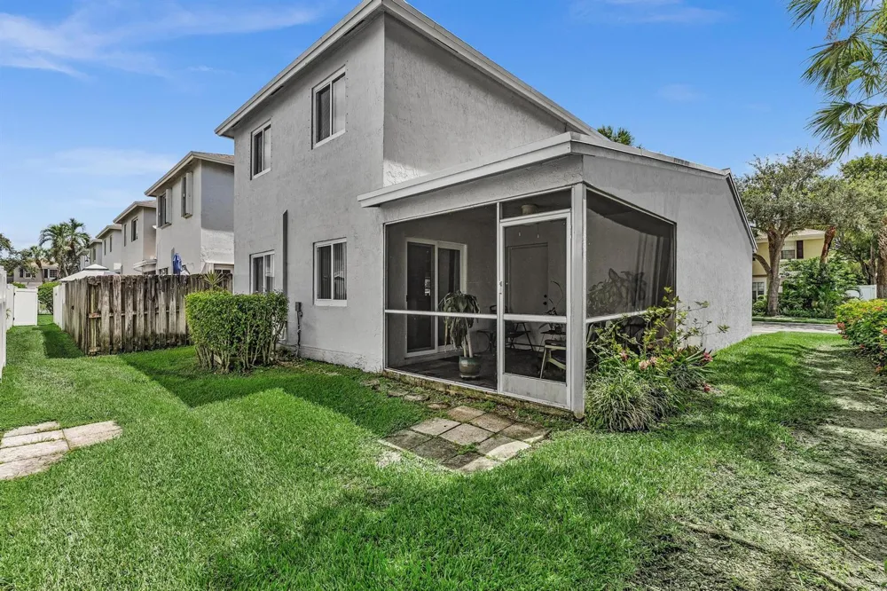 6001 Harbor Isle Way #494 Tamarac, FL 33321