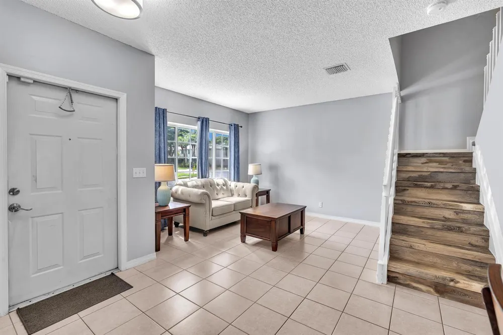 6001 Harbor Isle Way #494 Tamarac, FL 33321