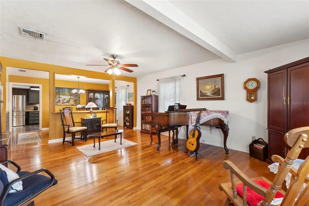 2230 W CENTRAL AVENUE Winter Haven, FL 33880