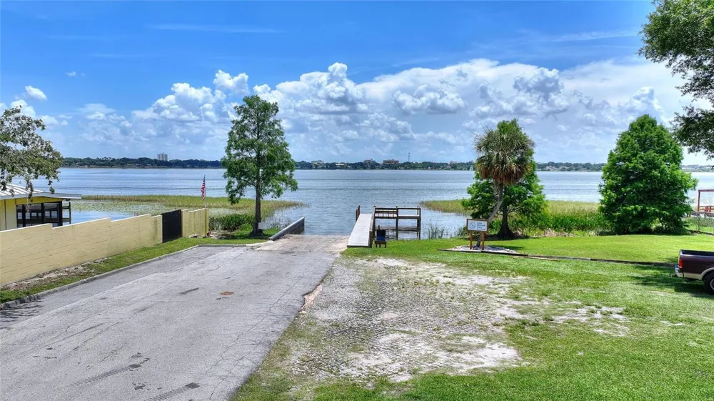 2230 W CENTRAL AVENUE Winter Haven, FL 33880