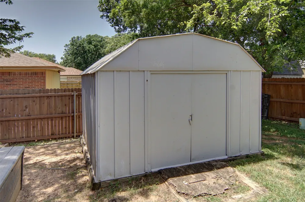 5100 Hawkins Cemetery Road Arlington, TX 76017