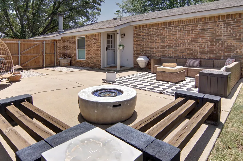 5100 Hawkins Cemetery Road Arlington, TX 76017