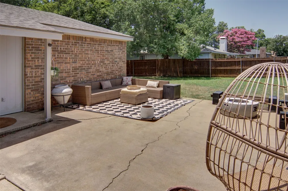 5100 Hawkins Cemetery Road Arlington, TX 76017