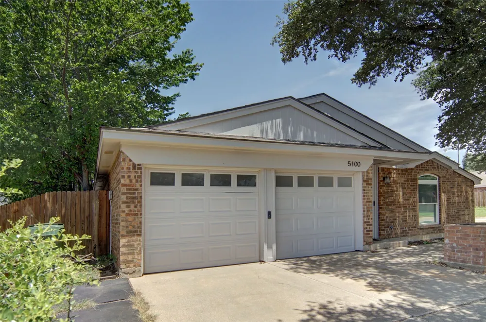 5100 Hawkins Cemetery Road Arlington, TX 76017
