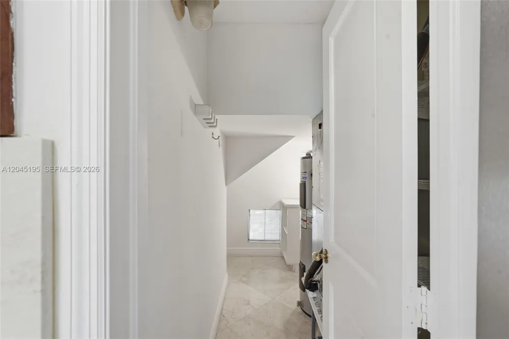 592 Fernwood Rd #B Key Biscayne, FL 33149