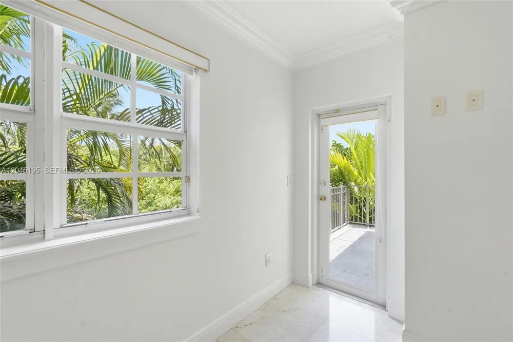 592 Fernwood Rd #B Key Biscayne, FL 33149