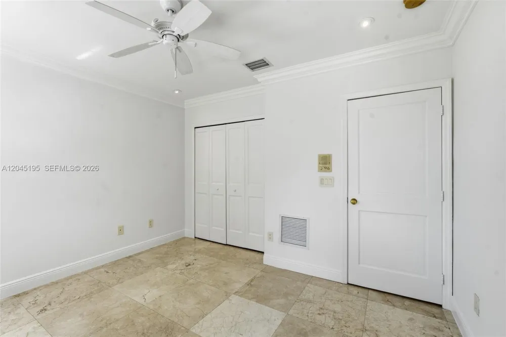592 Fernwood Rd #B Key Biscayne, FL 33149