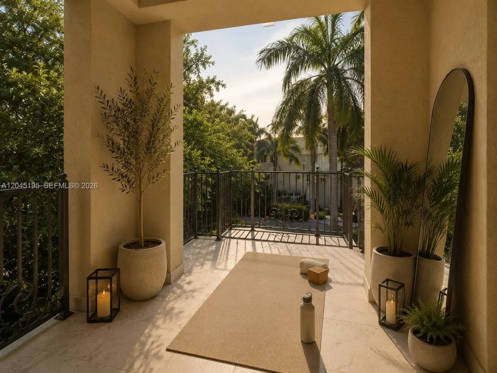 592 Fernwood Rd #B Key Biscayne, FL 33149