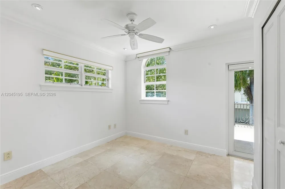 592 Fernwood Rd #B Key Biscayne, FL 33149