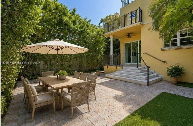 592 Fernwood Rd #B Key Biscayne, FL 33149