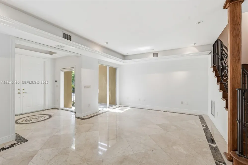 592 Fernwood Rd #B Key Biscayne, FL 33149