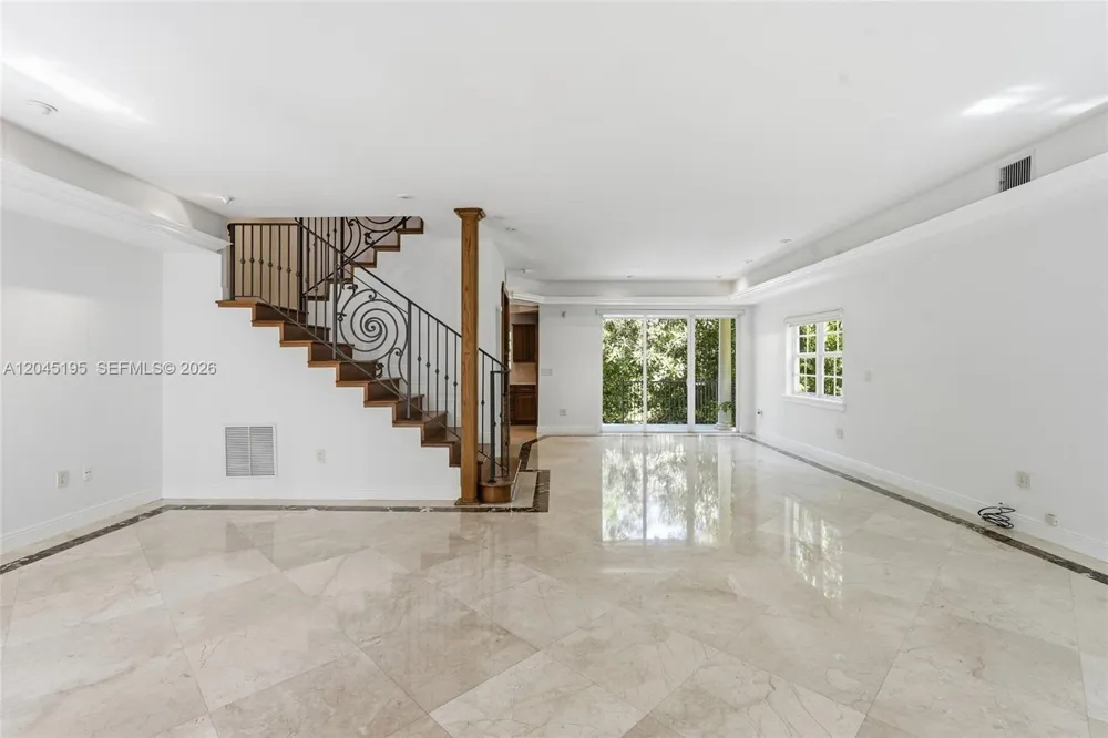 592 Fernwood Rd #B Key Biscayne, FL 33149