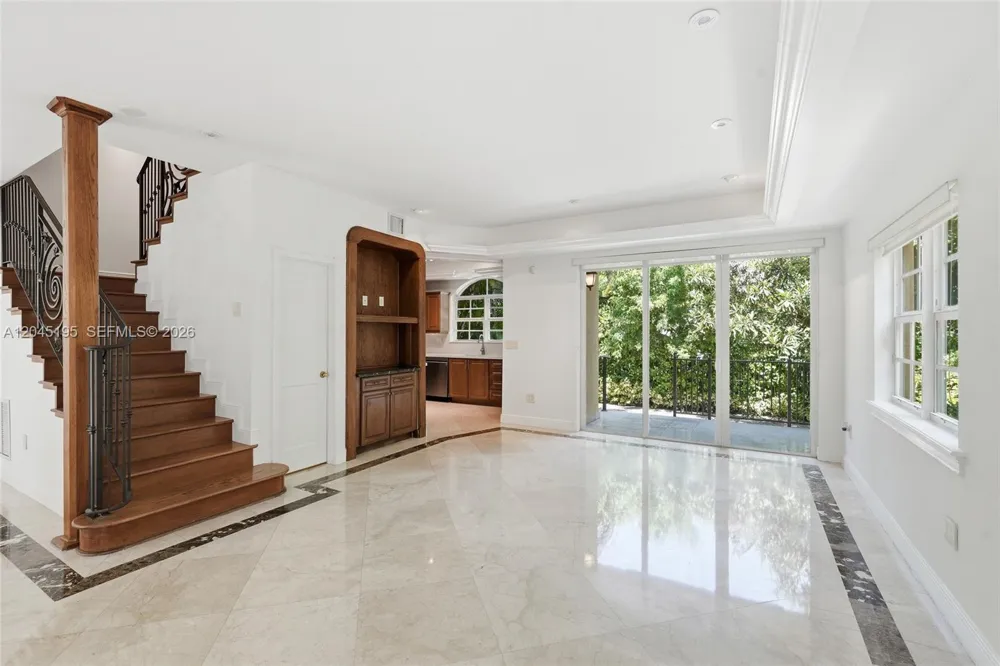 592 Fernwood Rd #B Key Biscayne, FL 33149