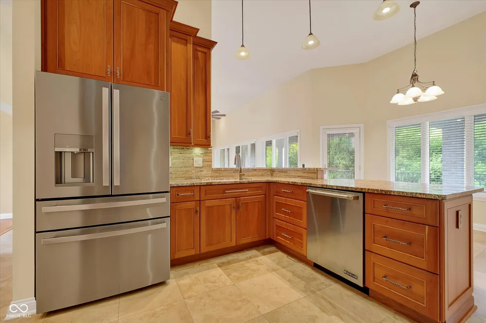 5913 Chartwell Drive Bargersville, IN 46106