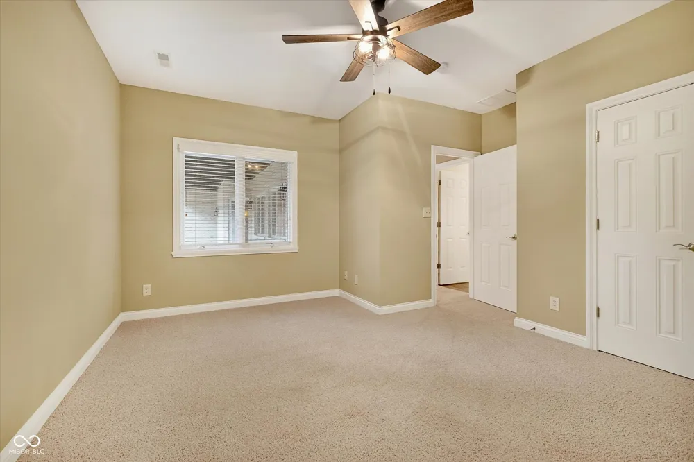 5913 Chartwell Drive Bargersville, IN 46106