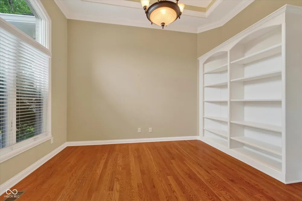 5913 Chartwell Drive Bargersville, IN 46106