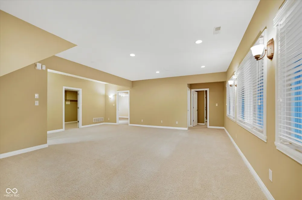 5913 Chartwell Drive Bargersville, IN 46106