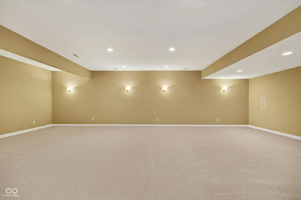 5913 Chartwell Drive Bargersville, IN 46106
