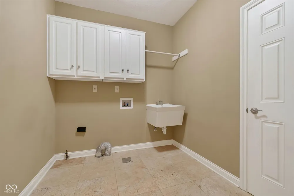 5913 Chartwell Drive Bargersville, IN 46106