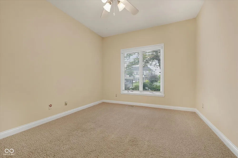 5913 Chartwell Drive Bargersville, IN 46106