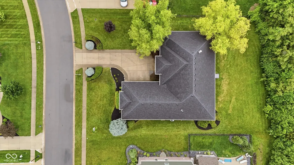 5913 Chartwell Drive Bargersville, IN 46106