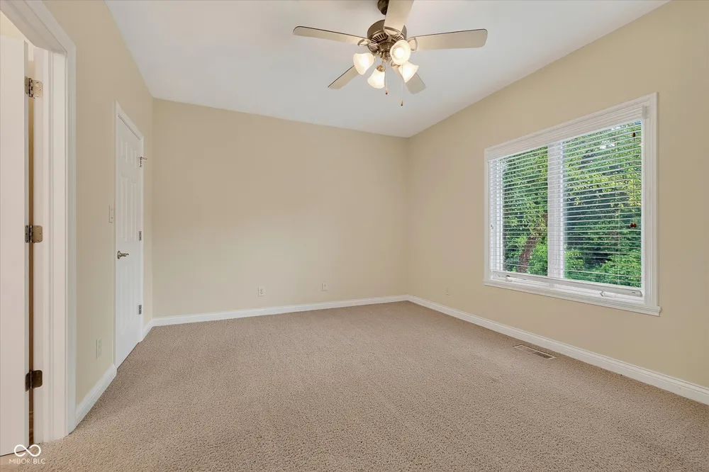 5913 Chartwell Drive Bargersville, IN 46106