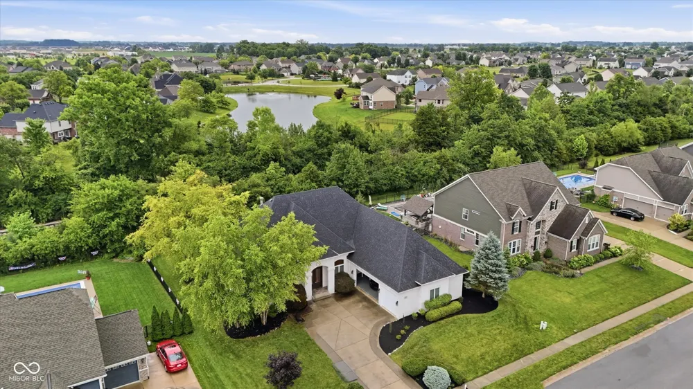5913 Chartwell Drive Bargersville, IN 46106