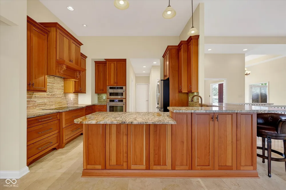 5913 Chartwell Drive Bargersville, IN 46106