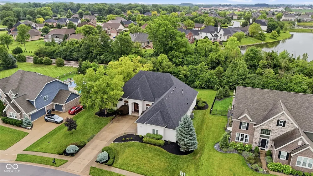 5913 Chartwell Drive Bargersville, IN 46106