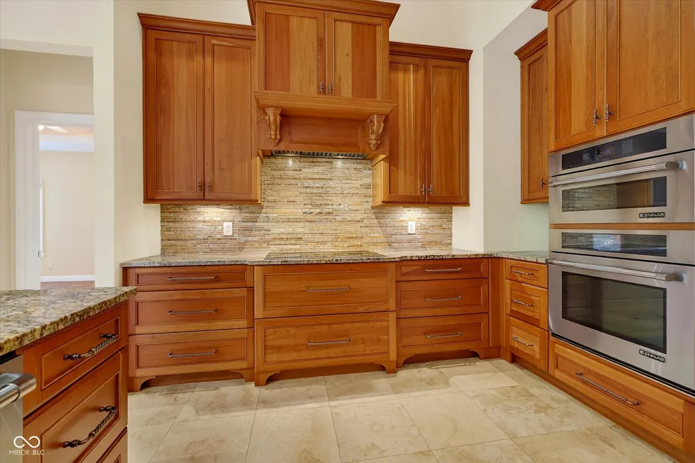 5913 Chartwell Drive Bargersville, IN 46106