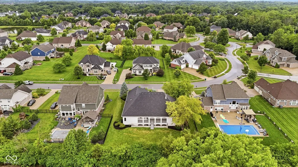 5913 Chartwell Drive Bargersville, IN 46106