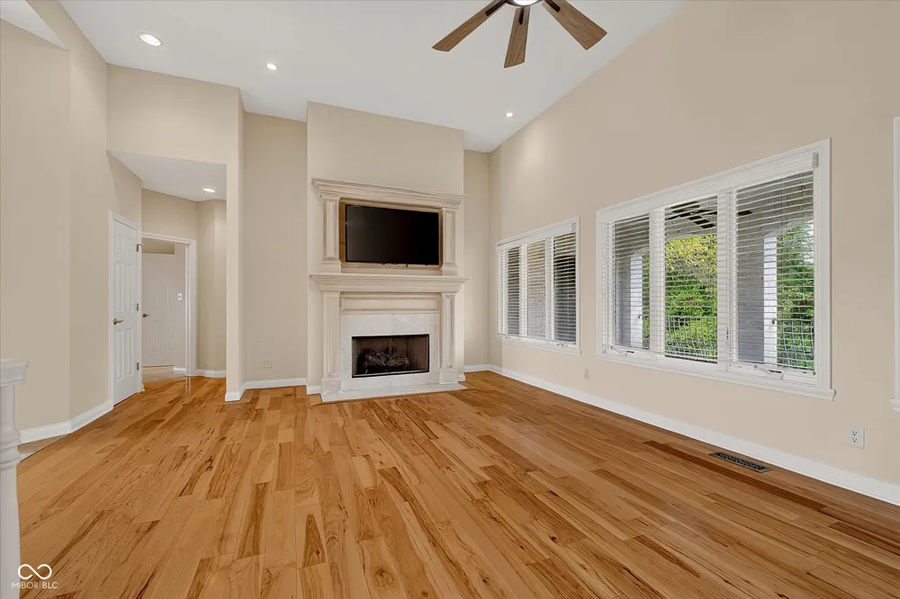5913 Chartwell Drive Bargersville, IN 46106