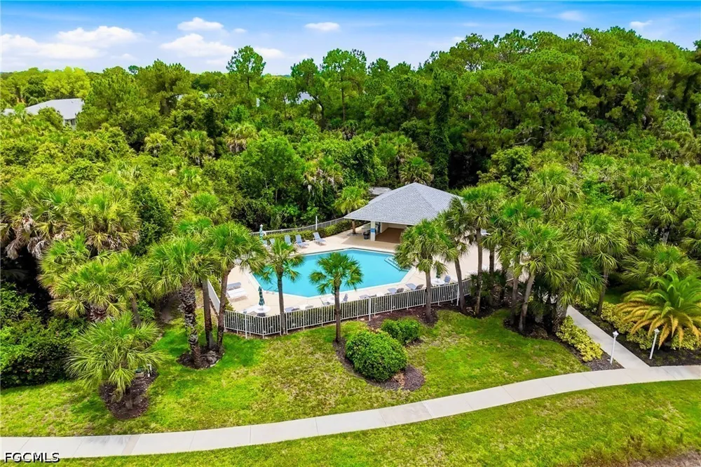 Luisa Lane #4 Naples, FL 34104